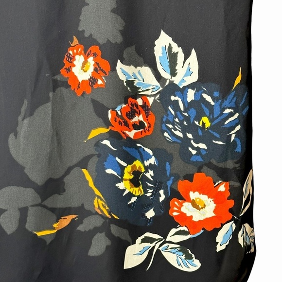 CAbi Size XS Fiore Tunic Top Sheer Blouse Pullover Curved Hem Black Floral #5020 - Picture 6 of 13